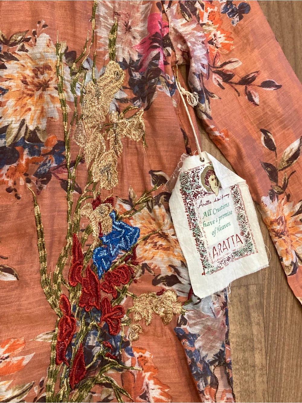Gorgeous Embroidered Floral Button-DownTop Size S can fit M - Picture 7 of 10